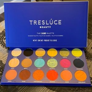 TRESLUCE Beauty the I AM Eyeshadow Palette